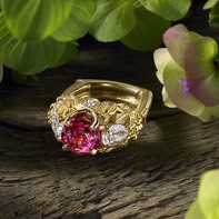 18 ct Gold Ring Oval-Shaped Padparadscha Sapphire Pear-Shaped Diamonds FINAL