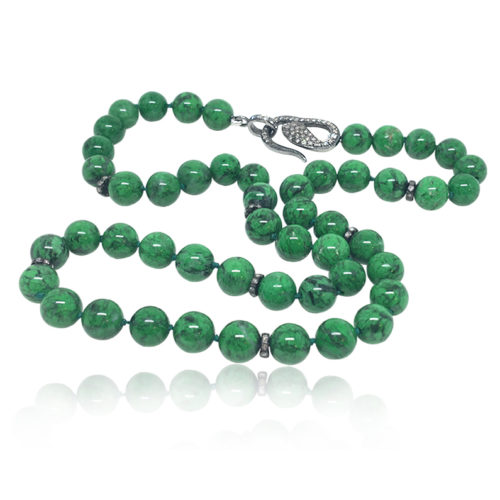 Vibrant green Maw Sit-Sit bead necklace