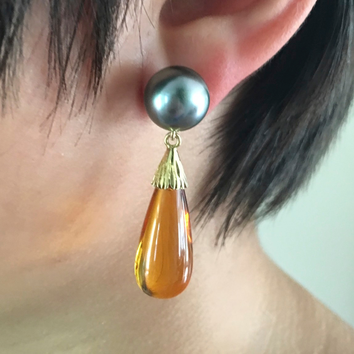 Tahitian Black Pearl with Amber Briolettes Drop