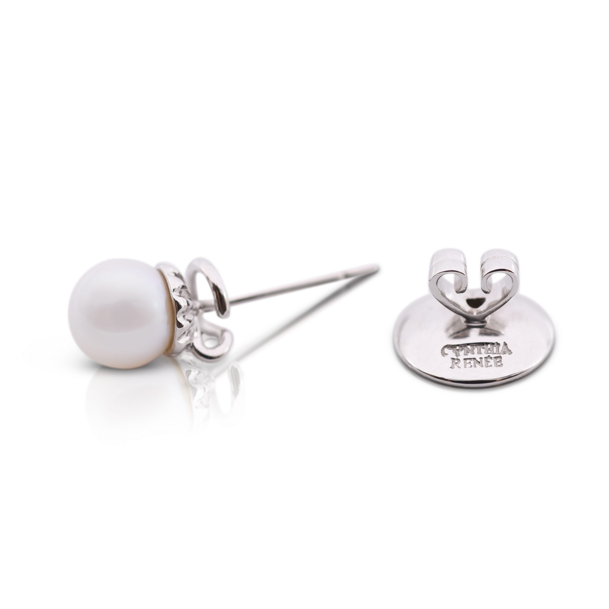 7-mm Freshwater Pearl studs 