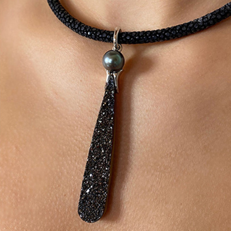 Black Druzy Agate Pendant with Tahitian Pearl.