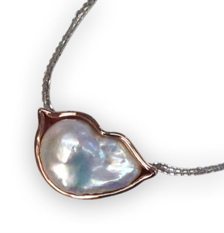 The Smile Necklace: Baroque Pearl