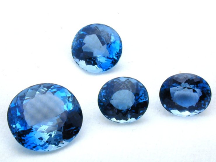 These are extremely fine aquamarines from Brazil that have the “Santa Maria” color but are from another mine.